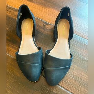 Women’s size 8 Toms flats